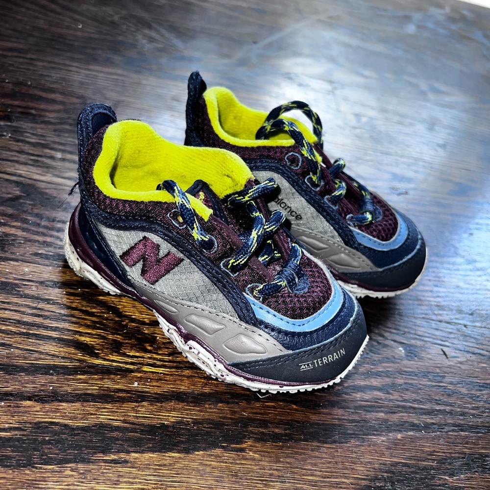 New Balance 801 Burgundy Navy Blue
All Terrain Hiking Toddler shoes 6